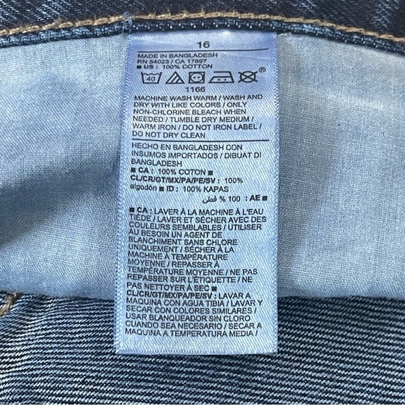 Old Navy Extra High-Rise Balloon Ankle Jeans Size 16 EUC some distressing - Picture 6 of 9